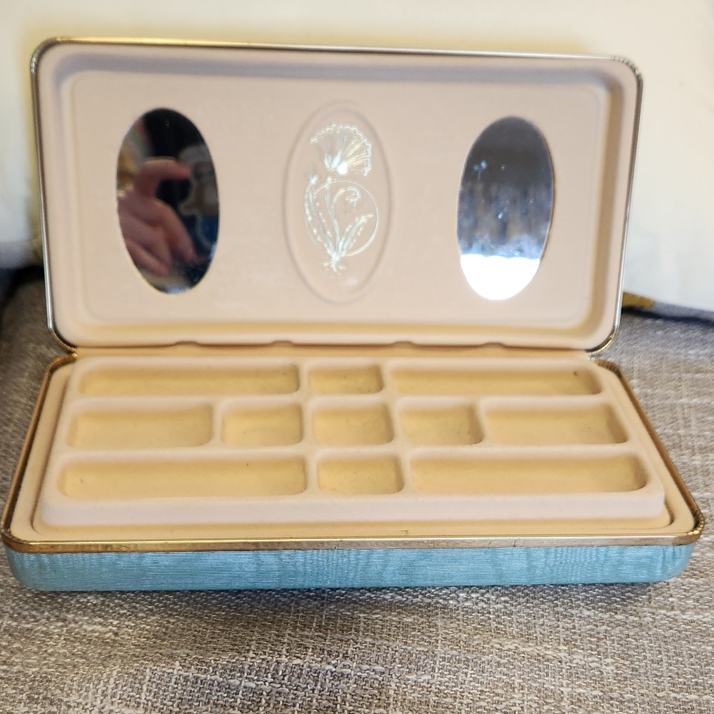 Vintage jewelry case, travel case